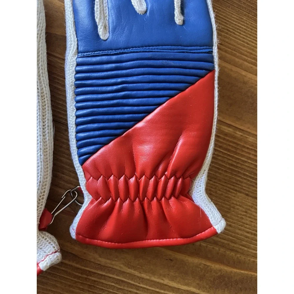 Vintage 70s Ladies Vinyl Winter‎ Gloves Red White Blue